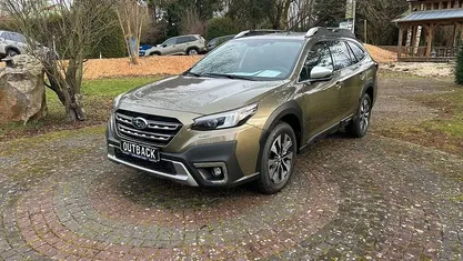 Grün (autumn green) Neu 2025 Subaru Outback Platinum SUV | 46.990 € (Fairer Preis)