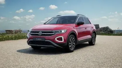 Käytetty VW T-Roc Style 150 HP (110 kW) 2025 Punainen Katumaasturi