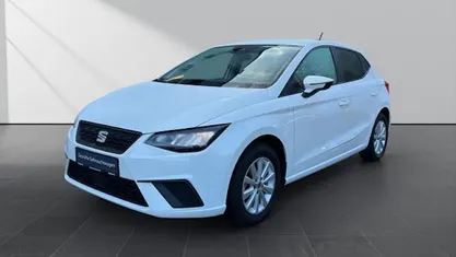 Weiß Gebraucht 2022 Seat Ibiza Style Limousine | 14.990 € (Guter Preis)