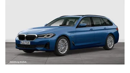 Blau Gebraucht 2022 BMW 530e iPerformance Kombi | 33.870 € (Fairer Preis)