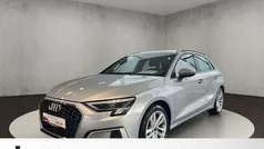 Florettsilber metallic Gebraucht 2024 Audi A3 Sportback Advanced Limousine | 28.800 € (Superpreis)