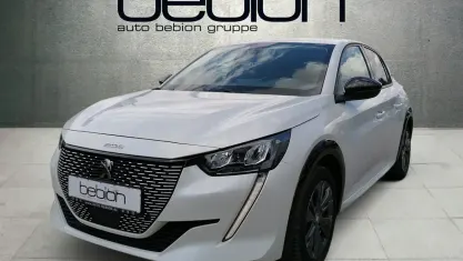 Gebraucht Peugeot e-208 Allure 100 kW (136 PS) 2022 Weiß Kleinwagen