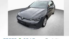 Gebraucht 2024 VW Golf VIII Life Limousine | 26.440 € (Fairer Preis)