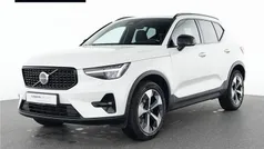 Weiß Gebraucht 2023 Volvo XC40 Plus SUV | 34.550 € (Fairer Preis)
