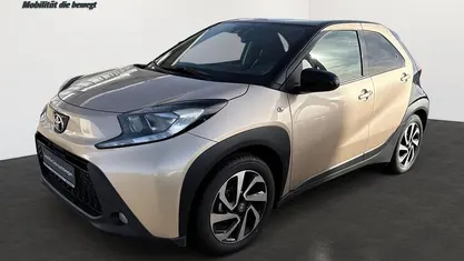 Ginger beige Gebraucht 2022 Toyota Aygo X Comfort SUV | 15.490 € (Fairer Preis)