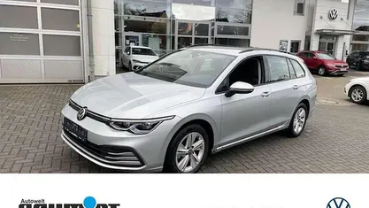 Gebraucht 2023 VW Golf VIII Life Kombi | 23.898 € (Fairer Preis)