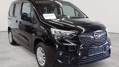 Gebraucht Opel Combo Life Elegance 131 PS (96 kW) 2023 Karbon schwarz metallic Van / Kleinbus