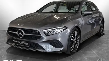 Gebraucht Mercedes A180 136 PS (100 kW) 2024 Metalliclack mountaingrau Limousine
