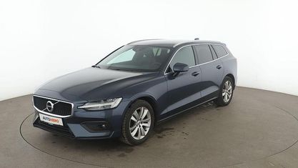 Używany Volvo V60 Momentum 197 KM (144 kW) 2021 Niebieski Kombi