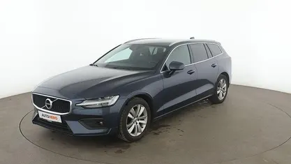 Blau Gebraucht 2021 Volvo V60 Momentum Kombi | 23.780 € (Fairer Preis)