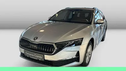 Silber Gebraucht 2025 Skoda Octavia Selection Kombi | 42.690 €