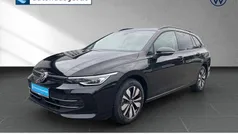Deep black perleffekt (metallic) Gebraucht 2024 VW Golf VIII Goal Kombi | 28.930 € (Fairer Preis)