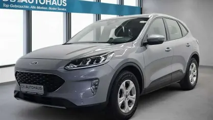 Second-hand Ford Kuga Cool & Connect 190 CP (139 kW) 2022 Argintiu SUV