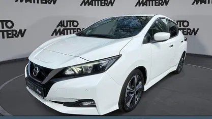 Gebraucht Nissan Leaf N-Connecta 110 kW (150 PS) 2022 Weiß Kleinwagen