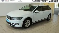 Gletscherweiß Gebraucht 2023 VW Passat Conceptline Kombi | 31.990 € (Superpreis)