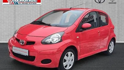 Vulcanorot Gebraucht 2011 Toyota Aygo Cool Kleinwagen | 5.490 € (Etwas zu teuer)