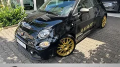 Schwarz (schwarz) Gebraucht 2024 Abarth 695 Kleinwagen | 29.950 € (Fairer Preis)