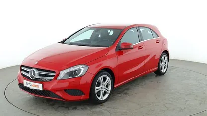 Gebraucht Mercedes A180 Urban 122 PS (89 kW) 2014 Rot Limousine