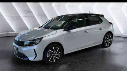 Używany Opel Corsa 100 KM (73 kW) 2025 Srebrny Hatchback