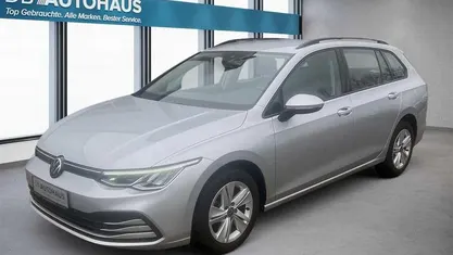 Gebraucht VW Golf VIII Life 110 PS (80 kW) 2023 Silber Kombi