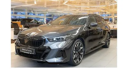 Gebraucht 2025 BMW 550e M Sport Kombi | 93.990 € (Fairer Preis)