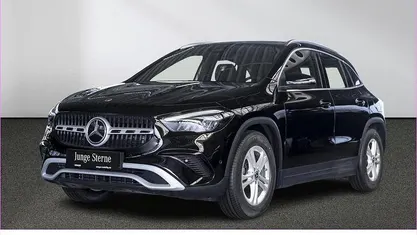 Gebraucht Mercedes GLA200 163 PS (119 kW) 2024 Unilack nachtschwarz SUV
