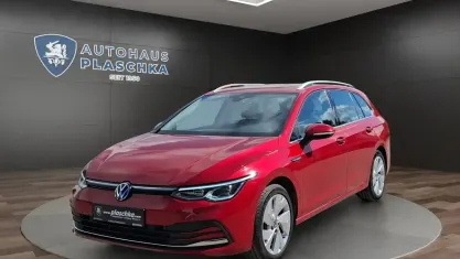Gebraucht VW Golf VIII Style 190 PS (139 kW) 2023 Kings red (rot) Kombi