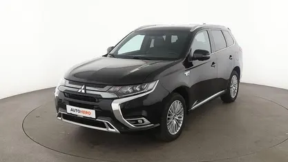 Schwarz Gebraucht 2020 Mitsubishi Outlander Plus SUV | 21.360 € (Fairer Preis)