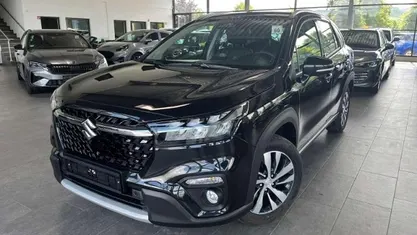 Cosmic black pearl metallic Gebraucht 2025 Suzuki SX4 Comfort+ SUV | 23.470 € (Fairer Preis)