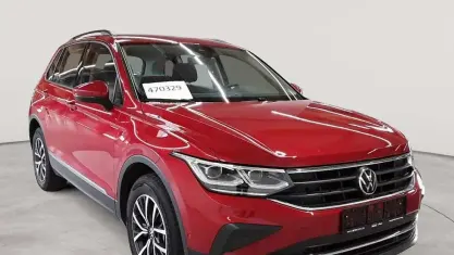 Gebraucht VW Tiguan Life 150 PS (110 kW) 2021 Kings red metallic SUV