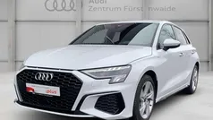 Weiss Gebraucht 2023 Audi A3 Sportback S-Line Limousine | 30.575 € (Fairer Preis)