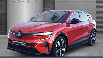 Rot Gebraucht 2022 Renault Megane E-Tech Techno Limousine | 23.989 € (Teuer)