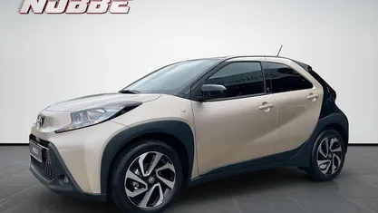 Neu Toyota Aygo X 72 PS (52 kW) 2025 Ginger beige metallic/dach mys SUV