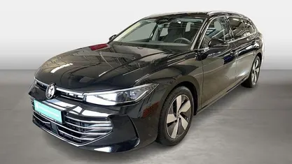 Grenadillschwarz Gebraucht 2025 VW Passat Elegance Kombi | 35.890 € (Guter Preis)