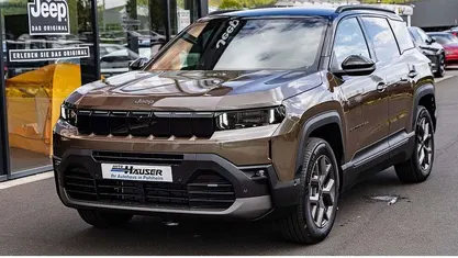 Neu Jeep Compass 145 PS (106 kW) 2026 Gruen SUV