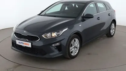 Gebraucht Kia Ceed Vision 140 PS (102 kW) 2021 Grau Kleinwagen