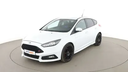 Gebraucht Ford Focus ST 250 PS (183 kW) 2016 Weiß Limousine