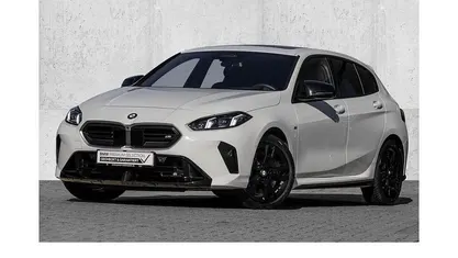 Weiß Gebraucht 2025 BMW M135 M Sport Kleinwagen | 40.800 € (Guter Preis)