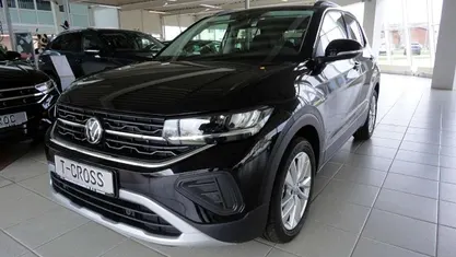 Deep black perleffekt Gebraucht 2024 VW T-Cross Life SUV | 22.890 € (Fairer Preis)