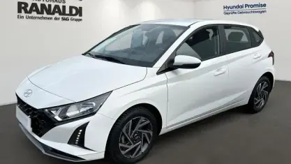 Gebraucht Hyundai i20 Trend 101 PS (74 kW) 2025 Sol (weiss Kleinwagen