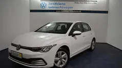 Weiß Gebraucht 2022 VW Golf VIII Life Limousine | 16.790 € (Guter Preis)