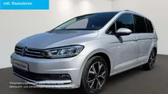 Silber Gebraucht 2022 VW Touran Highline Van / Kleinbus | 25.390 € (Fairer Preis)