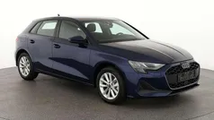 Distrikt grün metallic Neu 2025 Audi A3 Sportback Limousine | 32.045 € (Superpreis)
