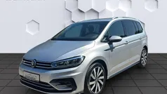 Silber Gebraucht 2024 VW Touran Highline Van / Kleinbus | 36.987 € (Fairer Preis)