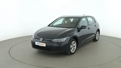 Gebraucht VW Golf VIII Life 116 PS (85 kW) 2024 Grau Limousine
