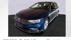 Aquamarinblau metallic Gebraucht 2022 VW Passat Business Kombi | 27.450 € (Fairer Preis)