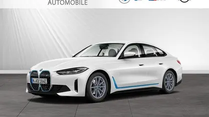 Gebraucht BMW i4 Sport Line 250 kW (340 PS) 2023 Mineralweiß metallic Limousine