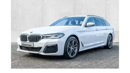 Gebraucht BMW 530e M Sport 292 PS (214 kW) 2021 Weiß Kombi