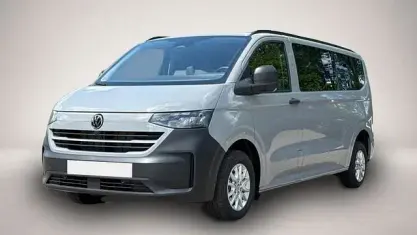 Neu VW Caravelle 170 PS (125 kW) 2026 Grau Van