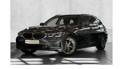 Grau Gebraucht 2022 BMW 320 Sport Line Kombi | 26.980 € (Guter Preis)